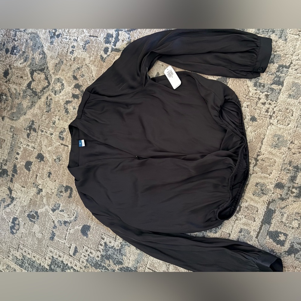 Old Navy Women's Black Cross Front Long Sleeve Satin Blouse Top New - Picture 3 of 4